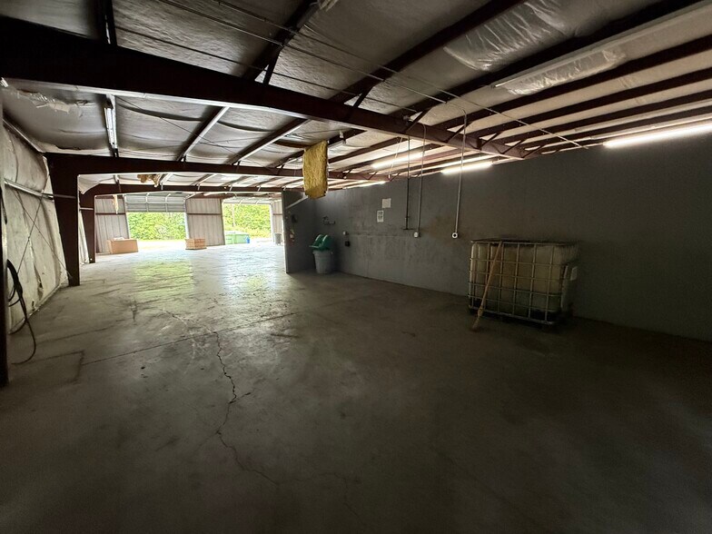 More Photos Of 7420 Asheville Hwy, Knoxville Light Manufacturing For Lease