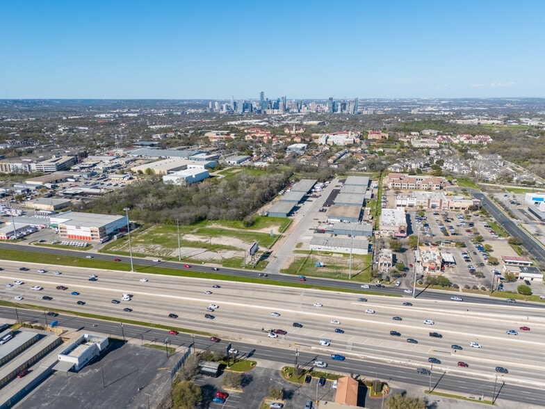More Photos Of 3910 Warehouse Row, Austin Showroom For Sale