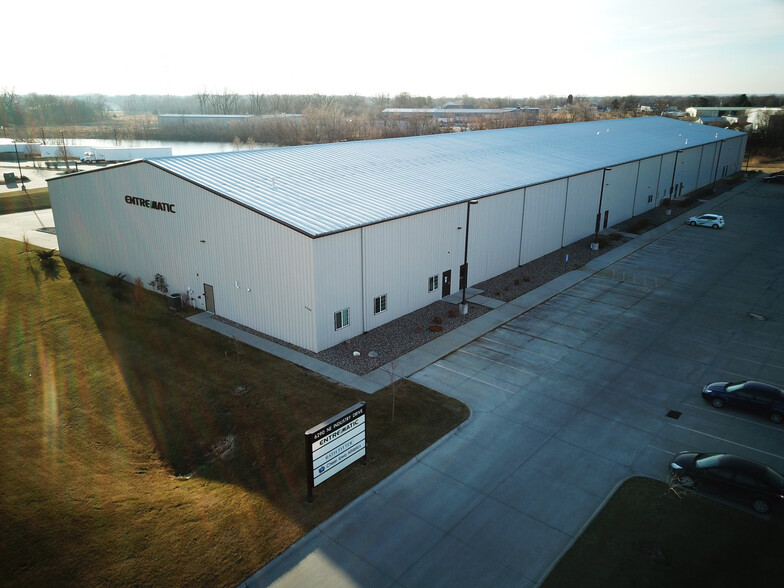 Primary Photo Of 6290 NE Industry Dr, Des Moines Warehouse For Lease