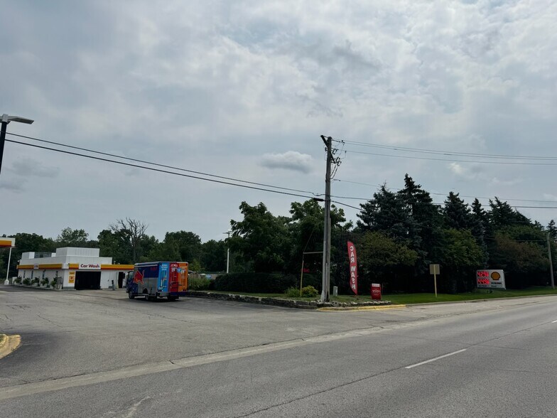 More Photos Of 909 S Milwaukee Ave, Vernon Hills General Retail For Sale