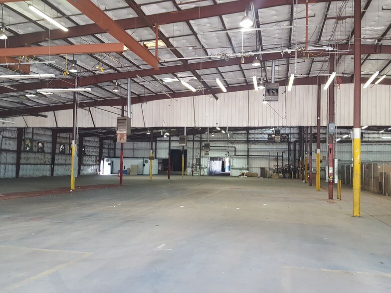 More Photos Of 12011 Laney Rd, Tyler Manufacturing For Lease