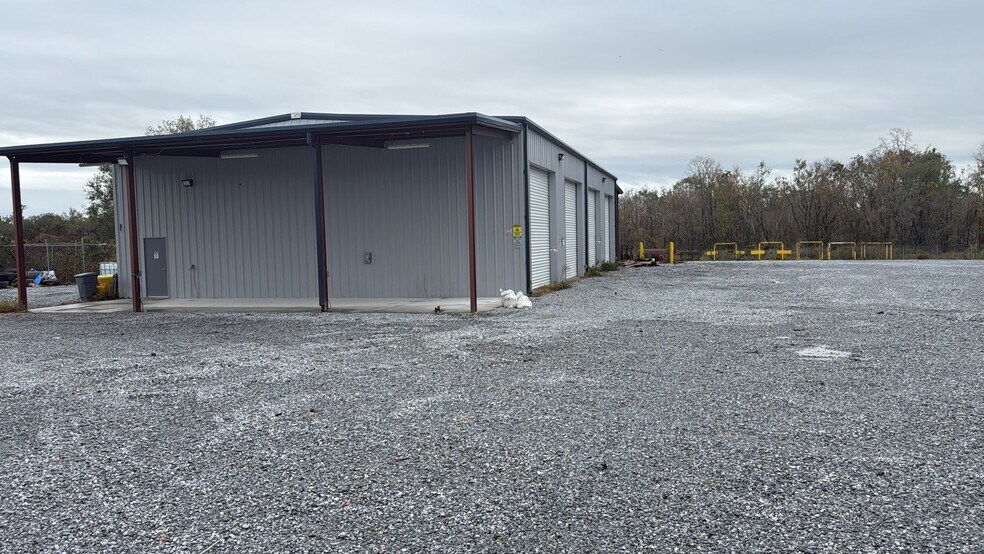 More Photos Of 2909 Sammonds Rd, Plant City Manufacturing For Lease