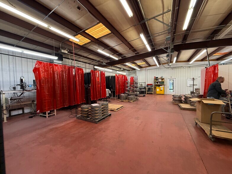 More Photos Of 435 Senn Rd, Inman Manufacturing For Sale
