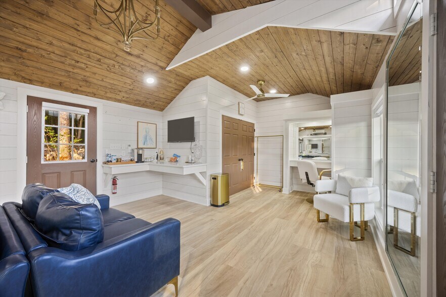 More Photos Of 4201 Pleasant Valley Rd, Union Grove Restaurant For Sale
