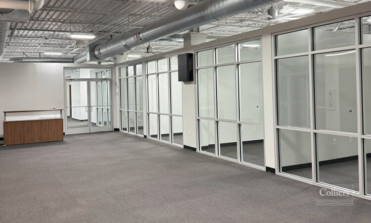 More Photos Of 856 S Pleasantburg Dr, Greenville Office For Lease