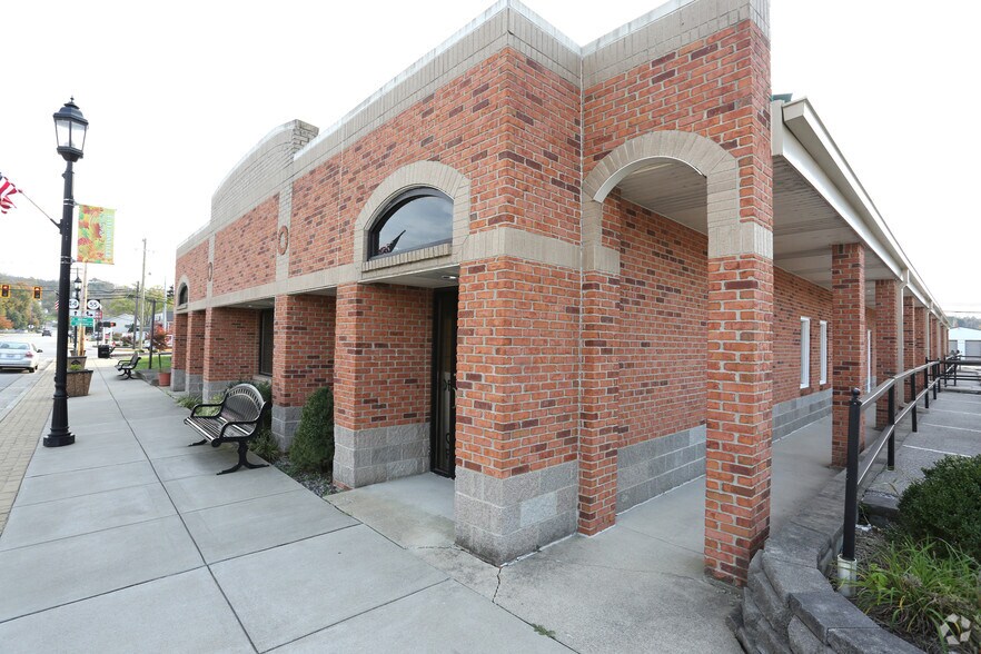 More Photos Of 80-82 E Main St, Taylorsville Medical For Lease