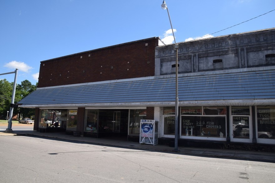 More Photos Of 401 S Elm St, Bald Knob Freestanding For Sale