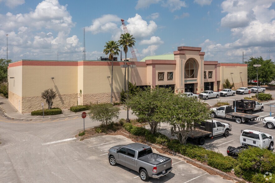 More Photos Of 430 Towne Center Cir, Sanford Movie Theatre For Sale