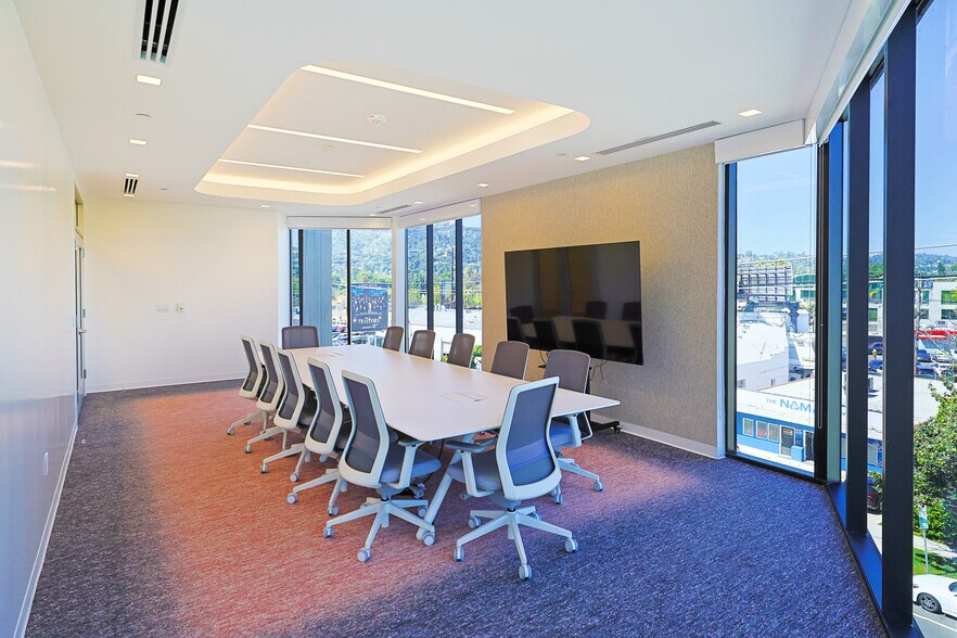 More Photos Of 4130 Cahuenga Blvd, Toluca Lake Office For Sale
