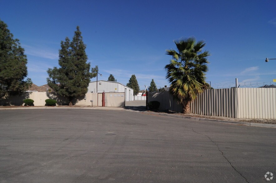 More Photos Of 2800 S Trade Ave, Colton Warehouse For Lease
