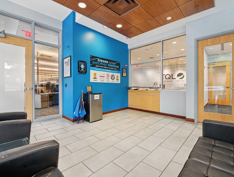 More Photos Of 600-640 S Front St, Columbus Parking Garage For Lease