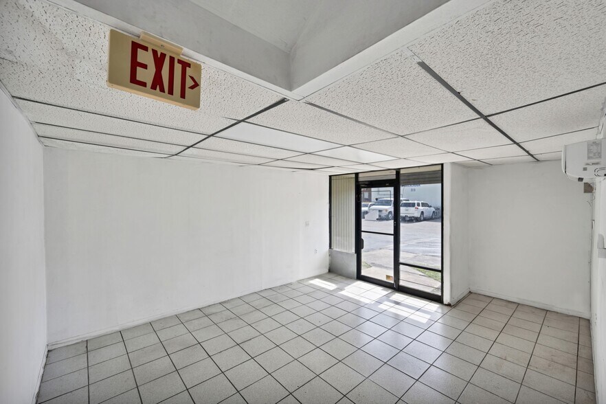 More Photos Of 5220 NW 72nd Ave, Miami Warehouse For Sale