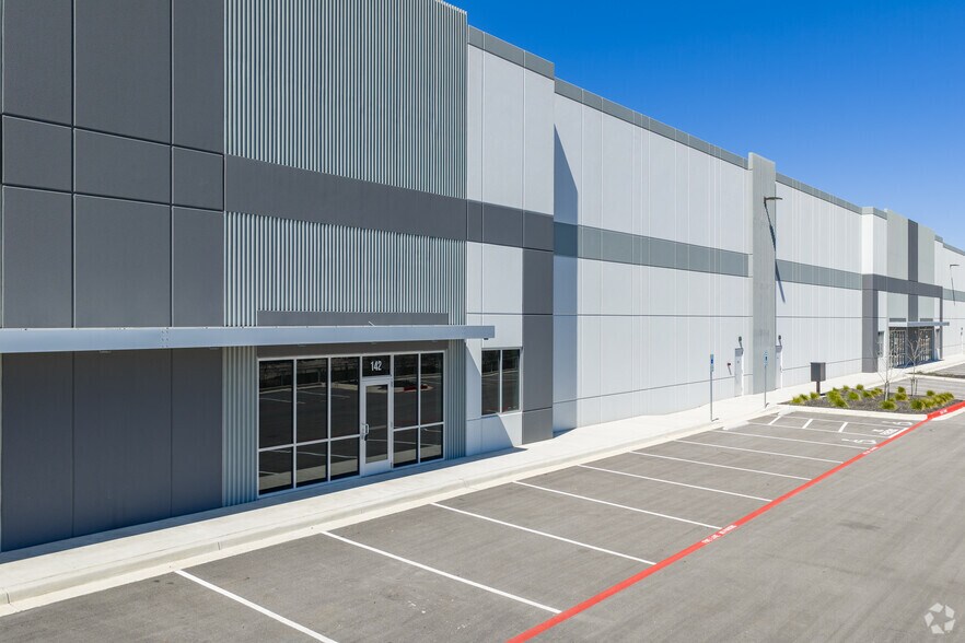 More Photos Of 500 Wonder World Dr, San Marcos Distribution For Lease