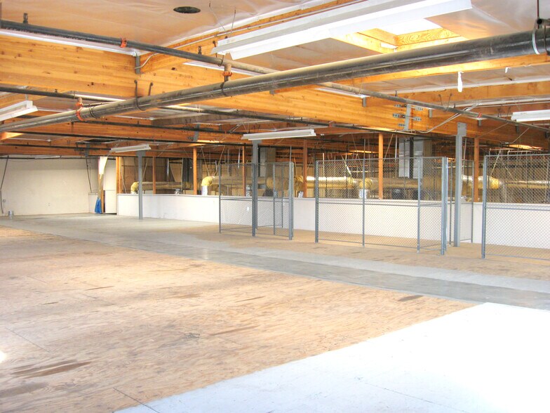 More Photos Of 1328 Scott St, Petaluma Warehouse For Lease