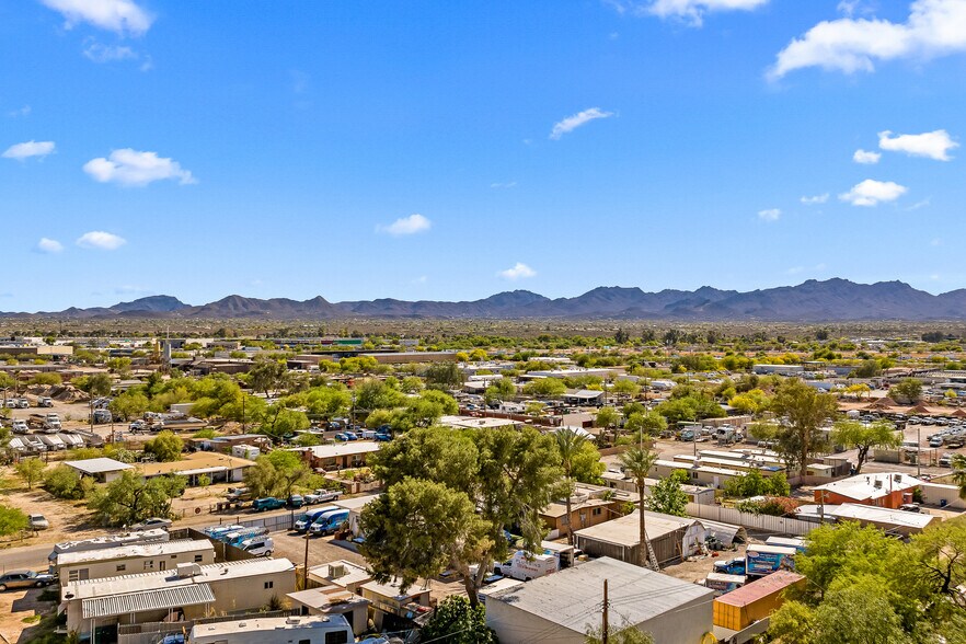 More Photos Of 2200 La Osa st, Tucson Light Distribution For Lease