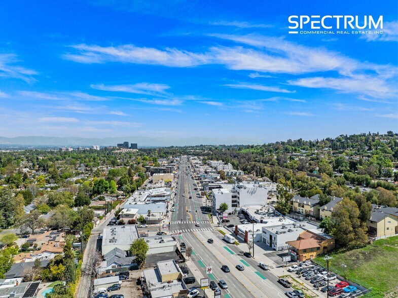 More Photos Of 23018 Ventura Blvd, Woodland Hills Medical For Sale