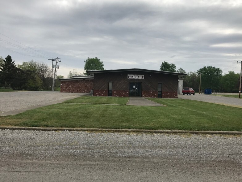 More Photos Of 6886 Wishart St, Huntsville Light Distribution For Lease