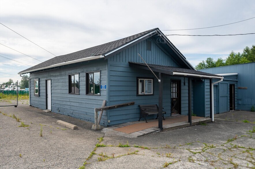 More Photos Of 120 W Smith Rd, Bellingham Service For Sale