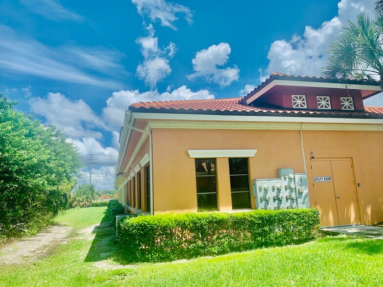 More Photos Of 9180 Estero Park Commons Blvd, Estero Medical For Sale