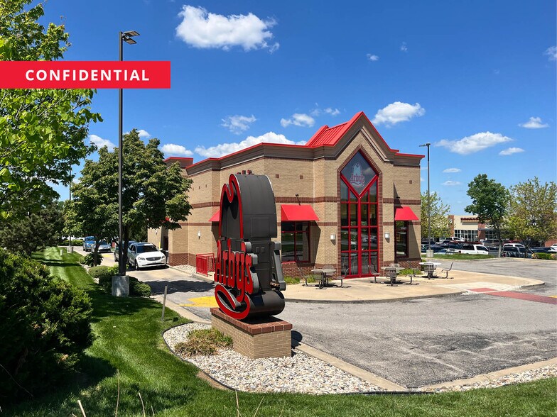 Primary Photo Of 13790 S Blackbob Rd, Olathe Fast Food For Lease