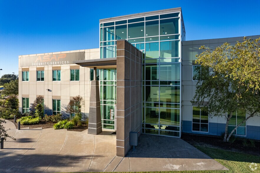 Primary Photo Of 9949 W Sam Houston Pky N, Houston Office For Lease