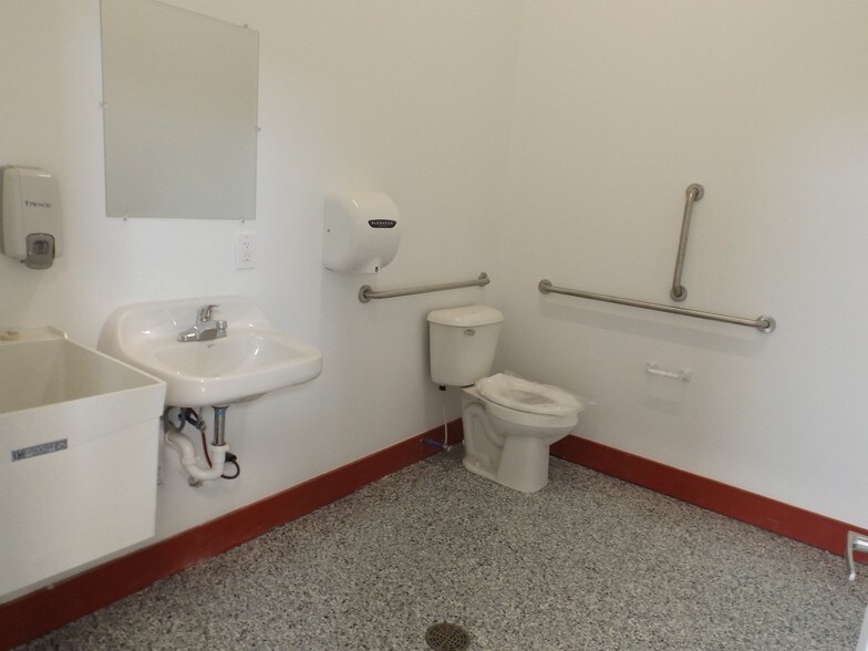 More Photos Of 4808-4820 Delemere Ave, Royal Oak Light Manufacturing For Lease