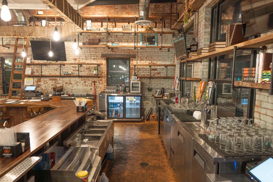 More Photos Of 1 N Lowry St, Smyrna Bar For Sale