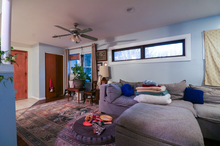 More Photos Of 40523 N Il Route 83, Antioch Apartments For Sale