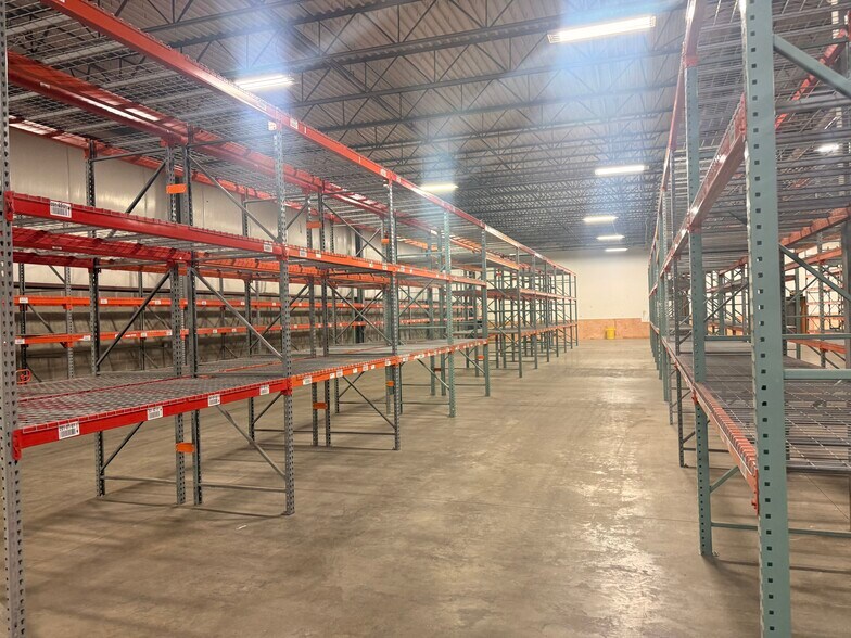 More Photos Of 7522-7528 E Pendleton Pike, Indianapolis Research And Development For Lease