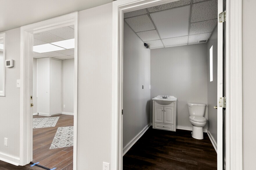More Photos Of 2300 2nd Ave E, Tuscaloosa Office For Sale