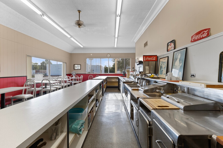 More Photos Of 10004 E 63rd St, Raytown General Retail For Sale