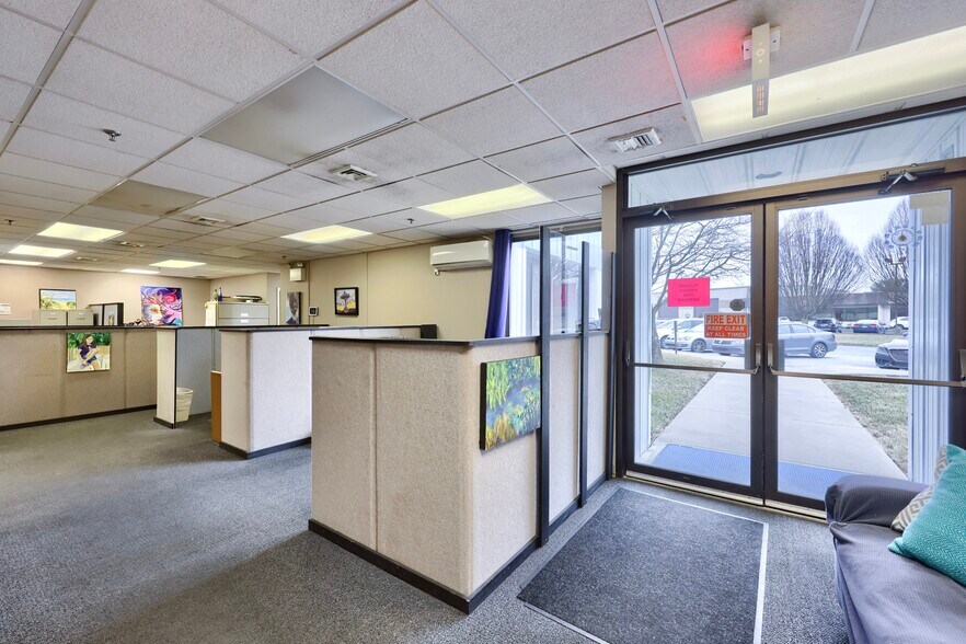 More Photos Of 205 Bucky Dr, Lititz Manufacturing For Sale