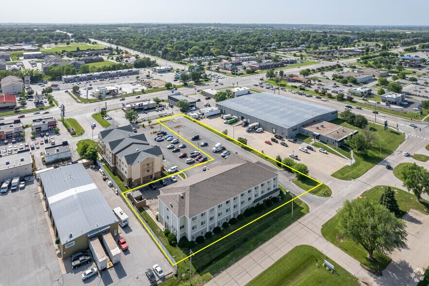 More Photos Of 4231 Industrial Ave, Lincoln Hotel For Sale