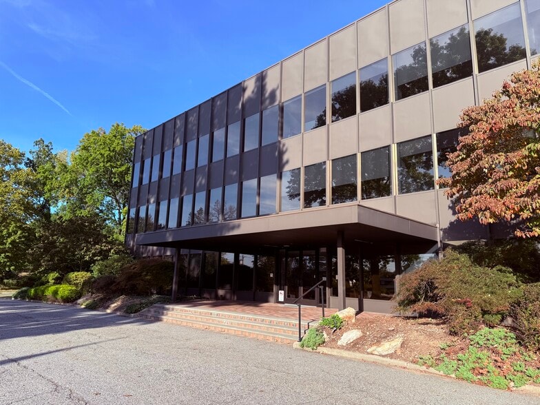 More Photos Of 420 Columbus Ave, Valhalla Office For Lease