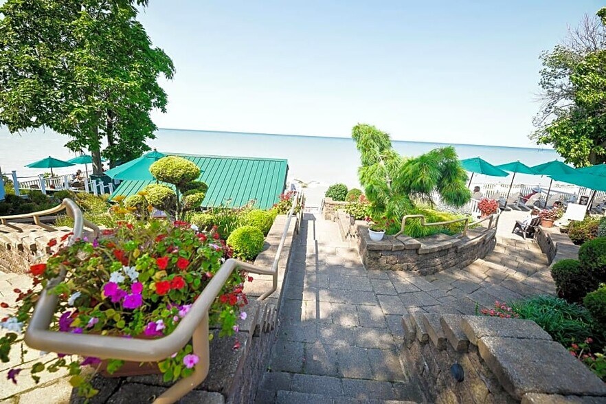 More Photos Of 5653 Lake Rd, Geneva Hotel For Sale