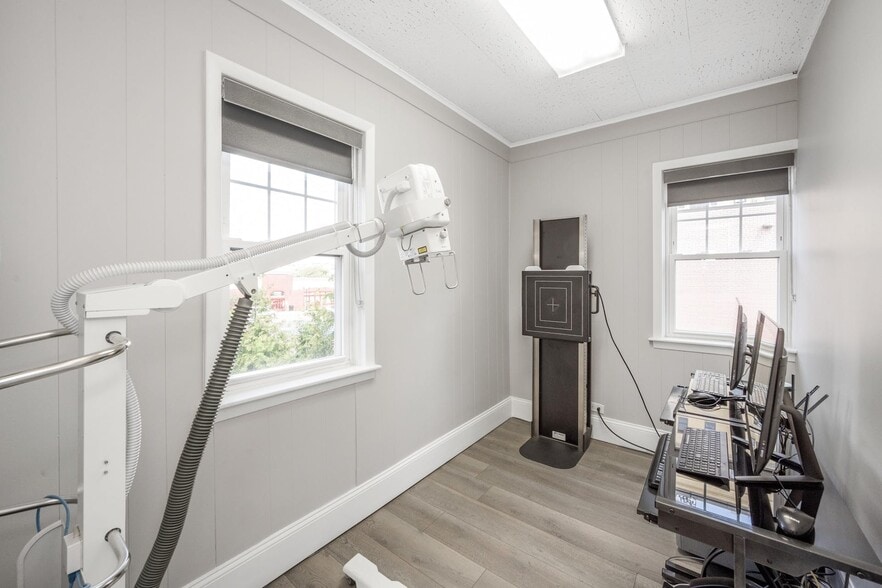More Photos Of 504 Gramatan Ave, Mount Vernon Medical For Lease