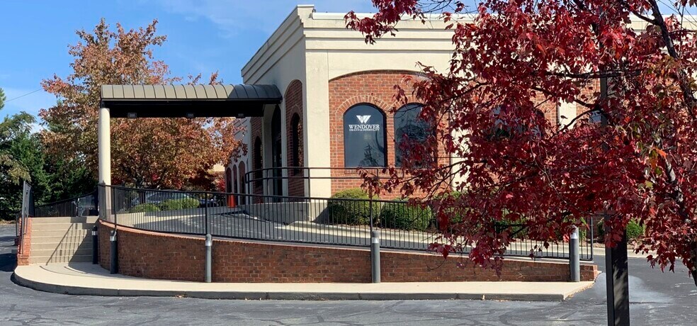 More Photos Of 1906 Lendew St, Greensboro Medical For Lease