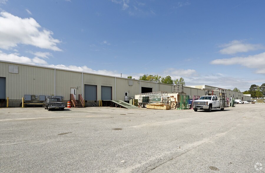 More Photos Of 3301 Jones Sausage Rd, Garner Warehouse For Lease