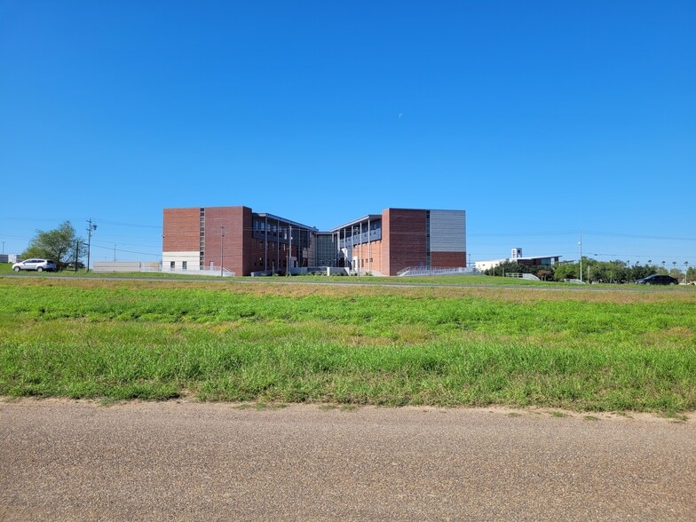 More Photos Of 5391 US-83, Laredo Land For Sale