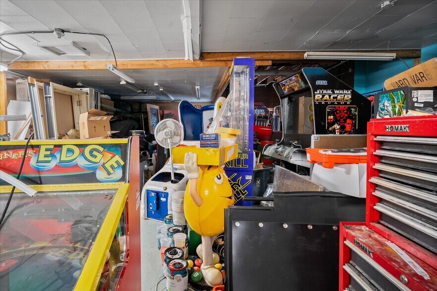 More Photos Of 120-124 E Crawford St, Deer Park Freestanding For Sale