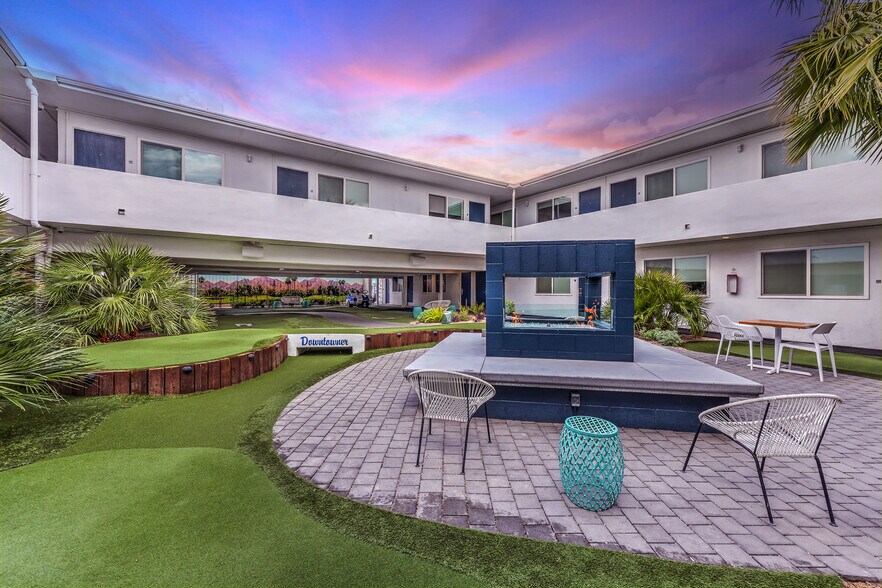 More Photos Of 121 N 8th St, Las Vegas Hotel For Sale