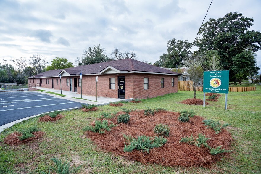 More Photos Of 506-508 Houston Ave NW, Live Oak Office For Sale