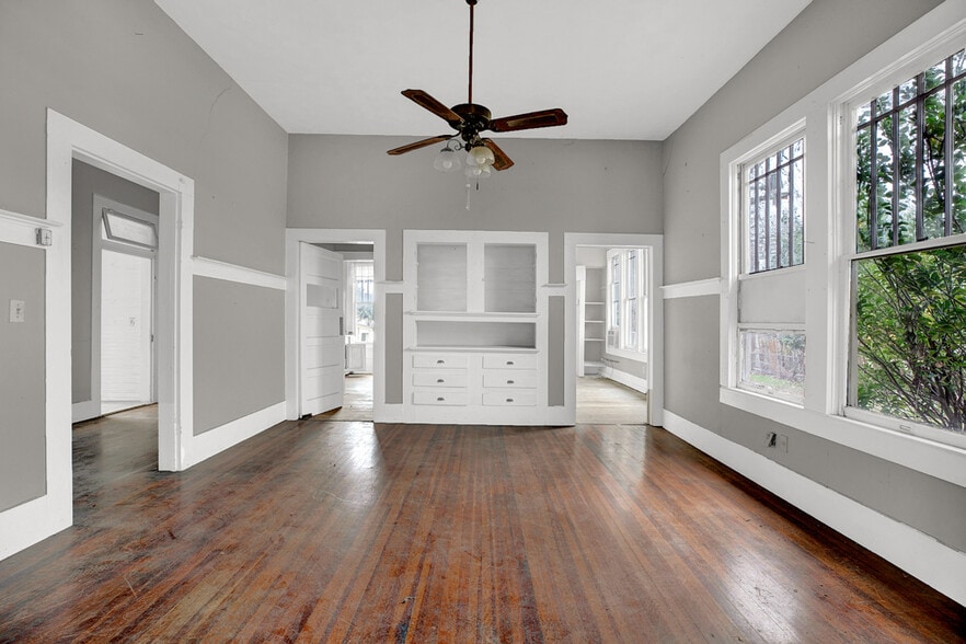 More Photos Of 650-664 S Seguin Ave, New Braunfels Land For Sale