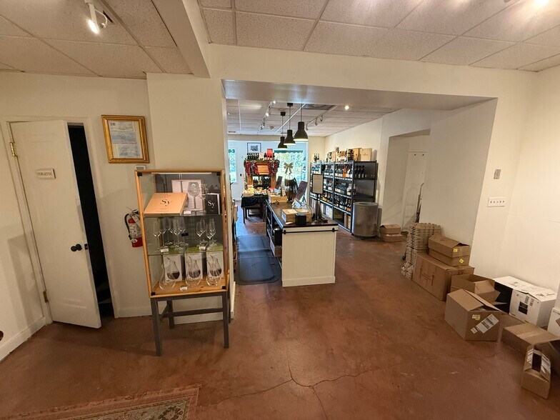 More Photos Of 1221 N Orange Ave, Orlando Storefront Retail Office For Lease