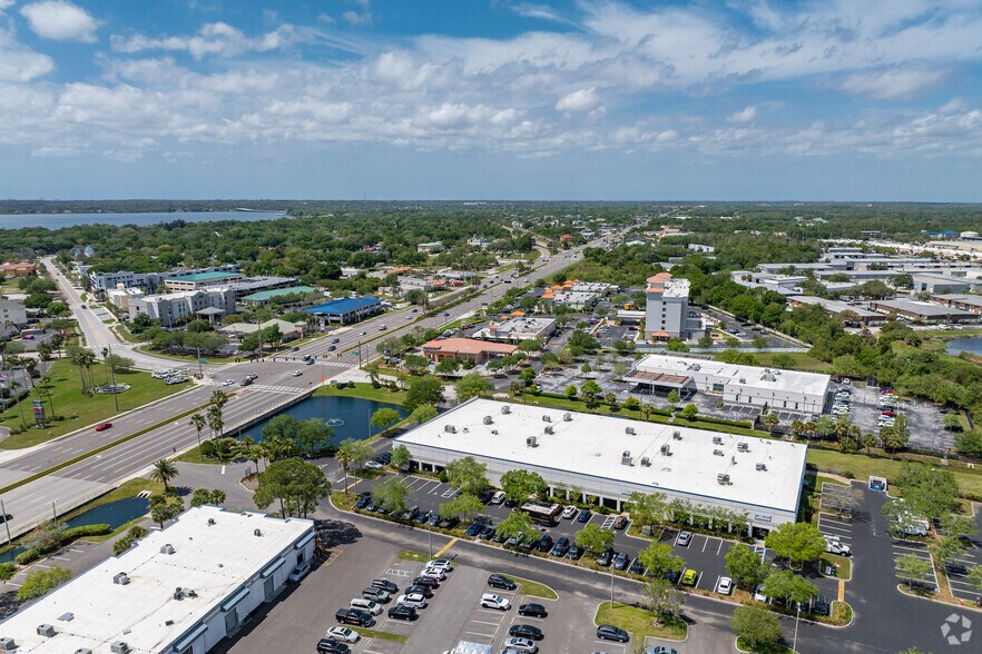 More Photos Of 4023 Tampa Rd, Oldsmar Office For Lease