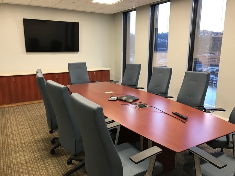 More Photos Of 11 Stanwix St, Pittsburgh Office For Lease