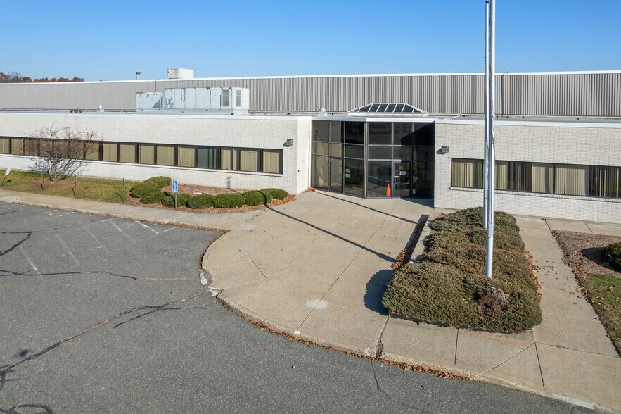 More Photos Of 1 Better Way, Chicopee Distribution For Lease