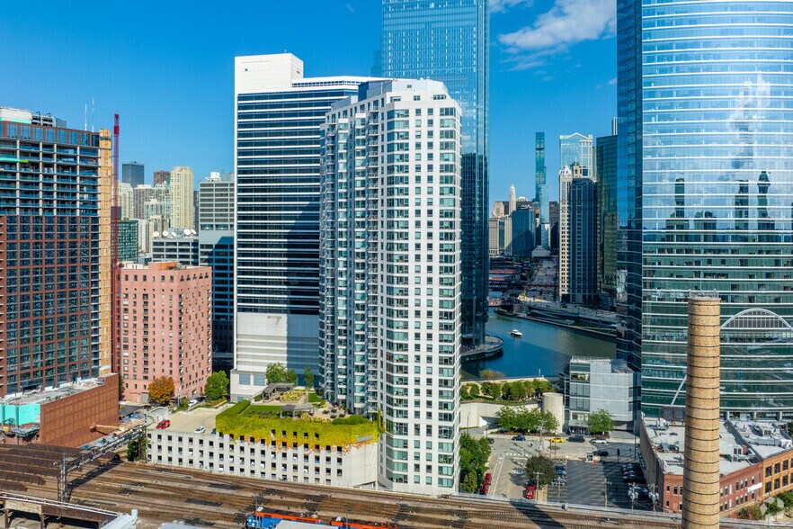 Primary Photo Of 300 N Canal St, Chicago Apartments For Sale