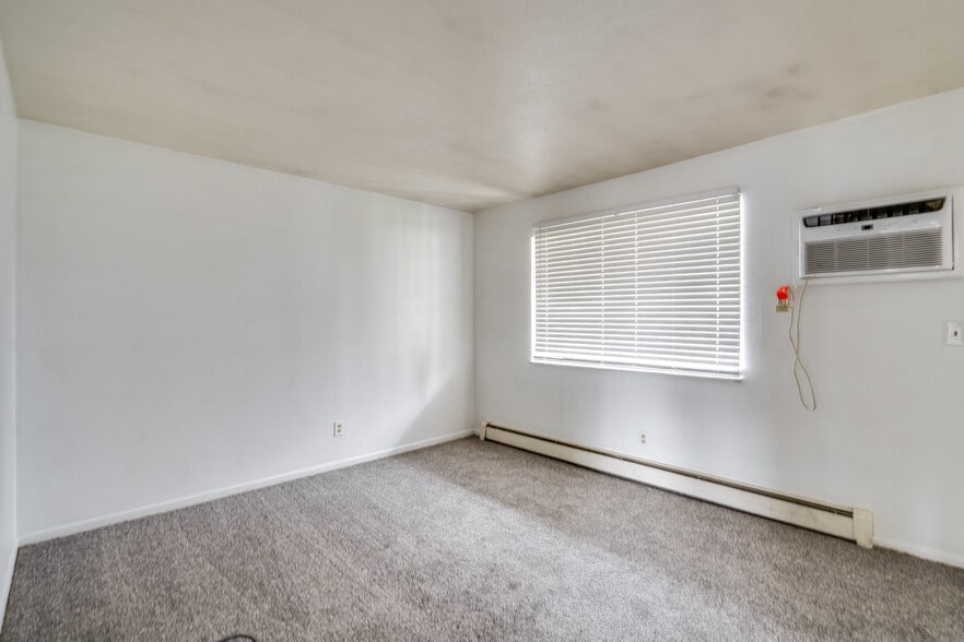 More Photos Of 2615 Ellet Ave, Akron Apartments For Sale