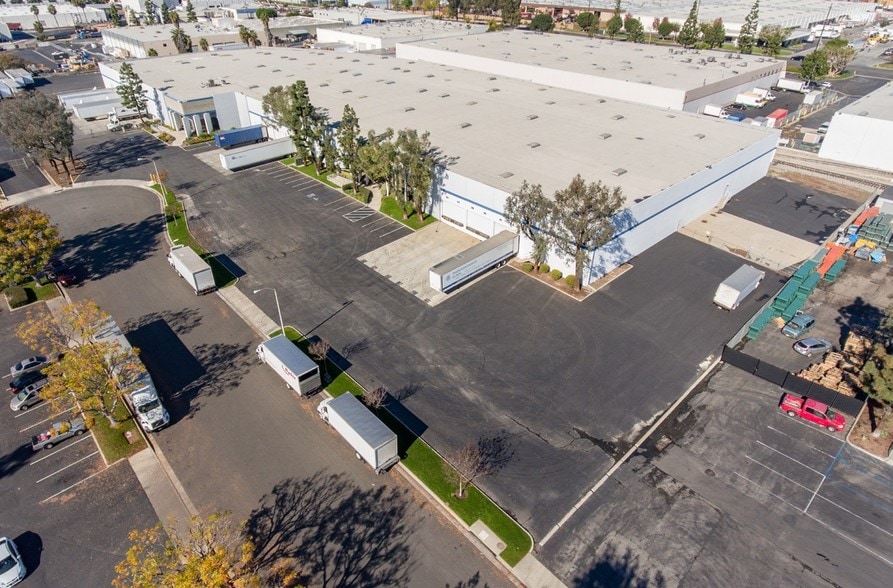 More Photos Of 14647-14667 Northam St, La Mirada Warehouse For Lease